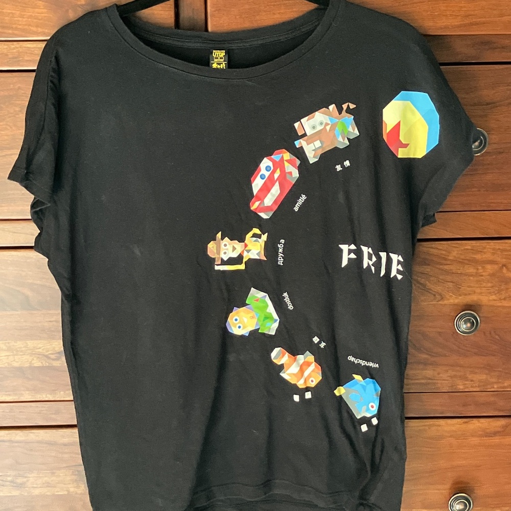 Disney Pixar UTGP Friends Character Tee Size S